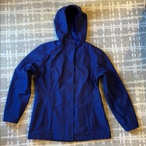 Women’s L.L.Bean H2OFF rain jacket. Mesh-lined.